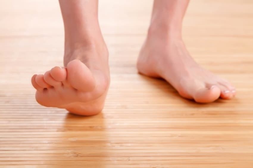 tired feet - natural remedies and rejuvenating footbath