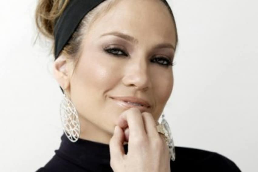 Jennifer Lopez - Sunscreen and Regular Hydration